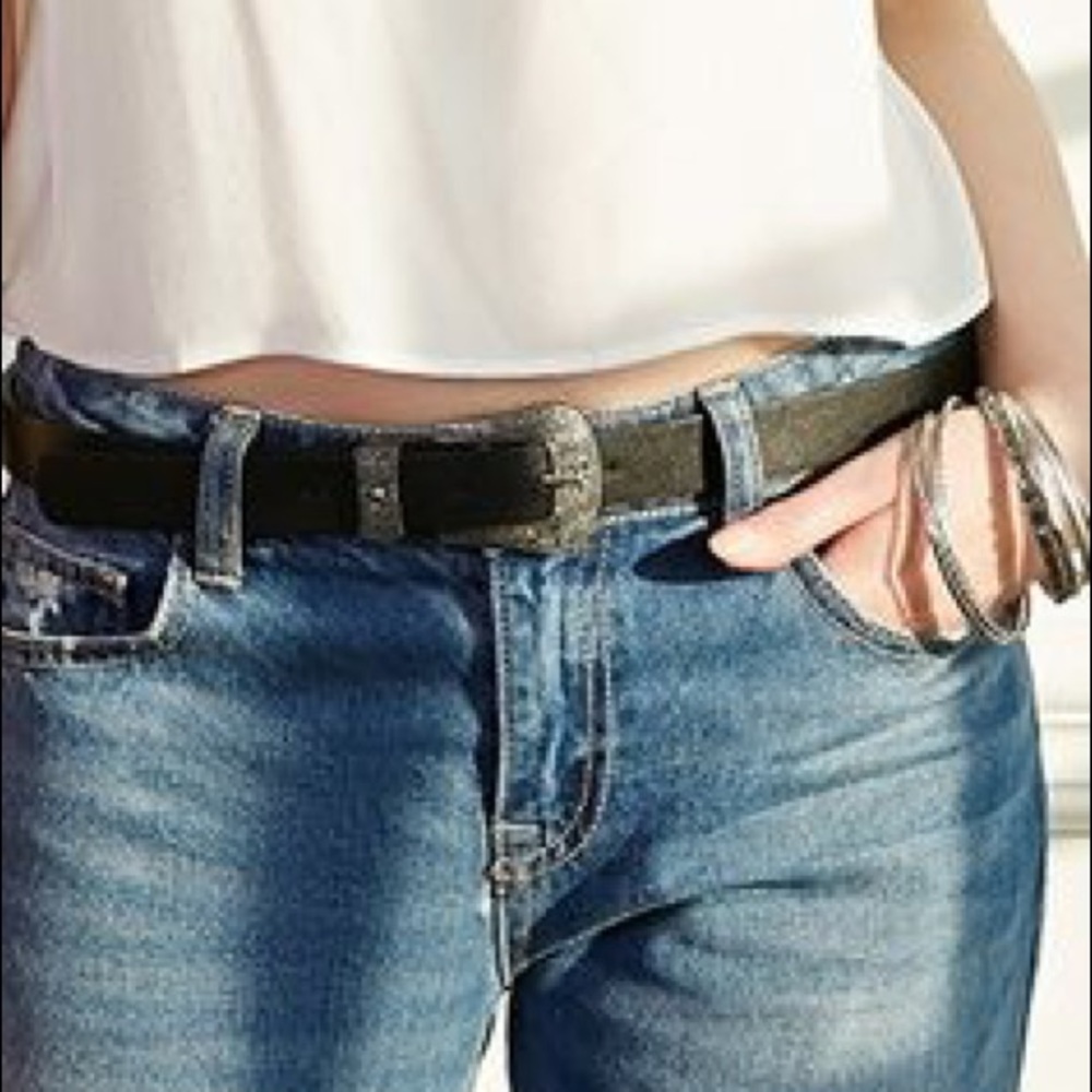 Selling a forever 21 belt